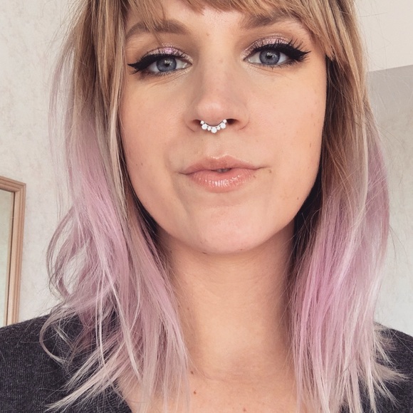 Meet your Posher, Mercedes - Picture 3 of 3